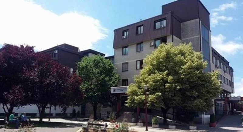 Mitrović: Od 33 hospitalizovana kovid pacijenta 19 nevakcinisano