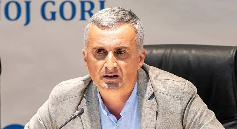 Janjušević: Ostavka Krivokapića relaksirala bi političku situaciju