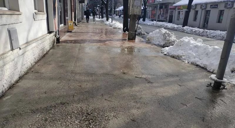 Milović: Trotoari i javne površine čiste, od 2018. izdato pet naloga