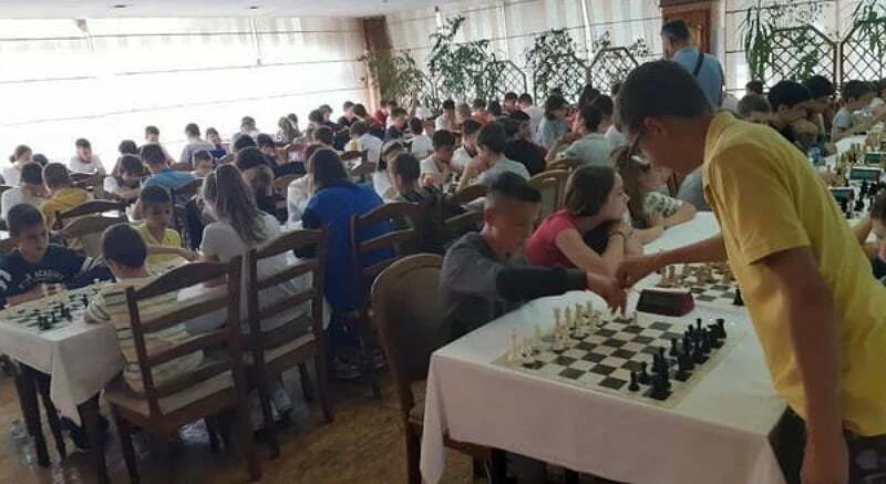 Nikšić okupio 160 mladih šahista