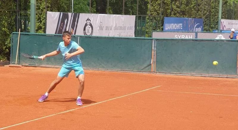 Sjajan nastup Simona Kneževića u Skoplju
