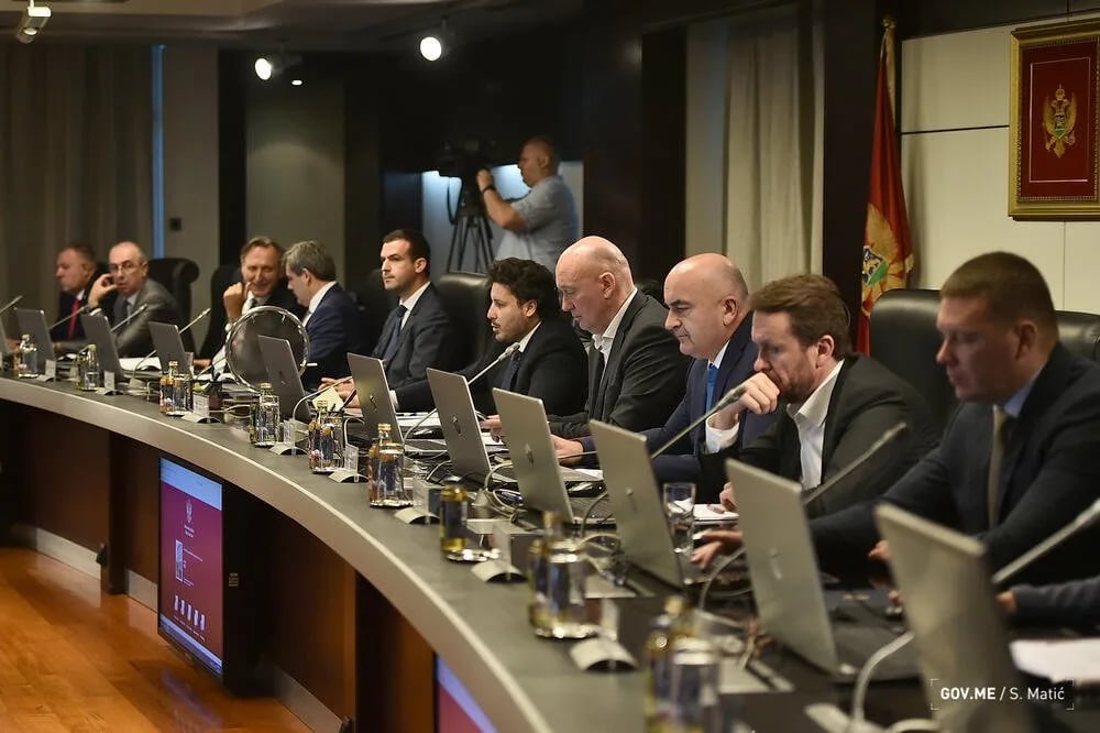 Pogledajte predlog za rekonstrukciju Vlade