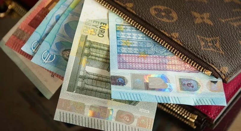 Dio pripravnika ostao bez januarskih naknada