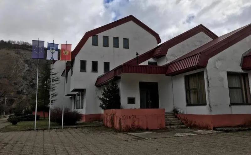 Mandić pozvao Vladu da uvede prinudnu upravu u Šavniku, poručio Dukaju da je licemjerno da prebaca problem na njega