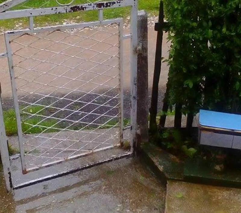 Put u Naselju Budo Tomović muka za mještane: "Kad padne kiša to su potoci"