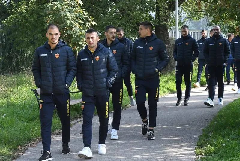 FOTO: "Sokoli" u šetnji Zenicom uoči večerašnjeg susreta
