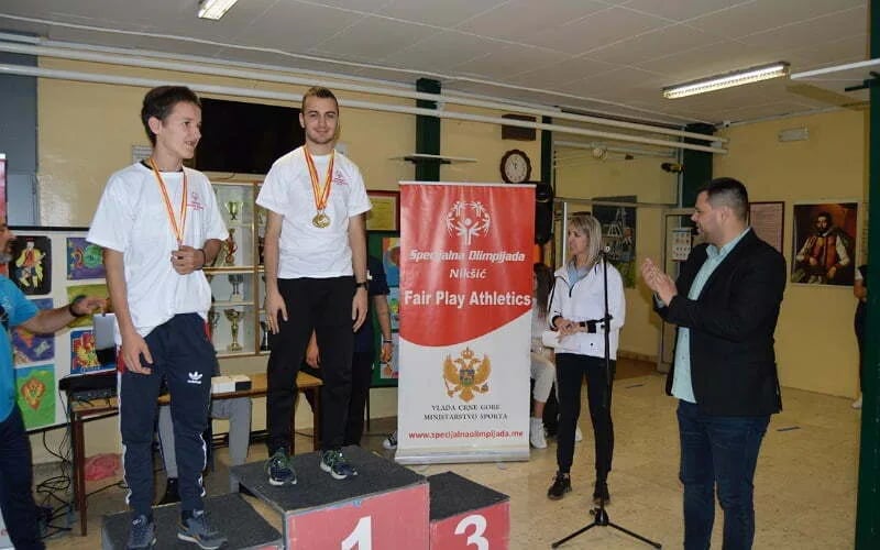 Kovačević uručio medalje učesnicima Opštinskog takmičenja u atletici