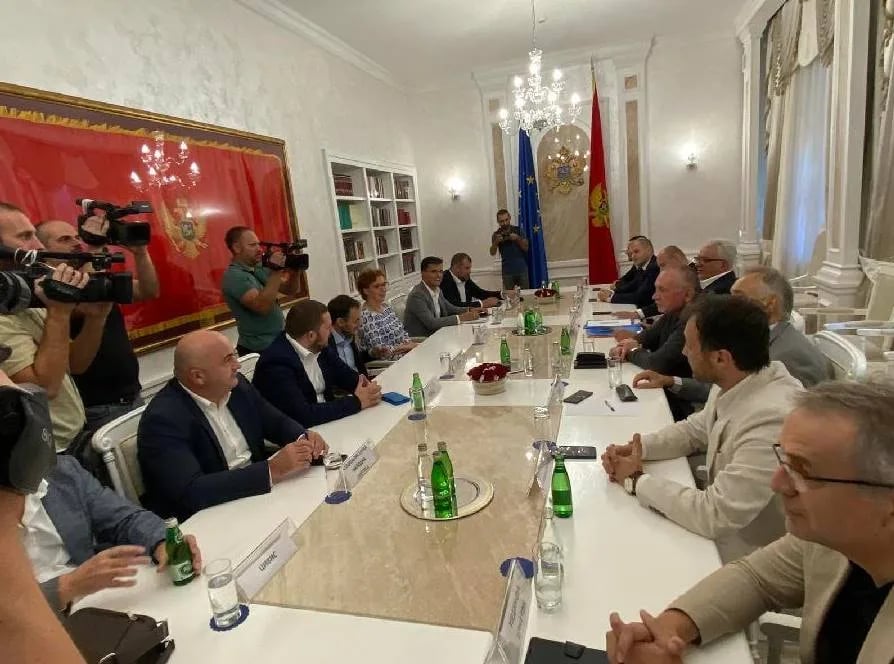 Mandatar kamen spoticanja: Završen sastanak, kao da ga nije ni bilo