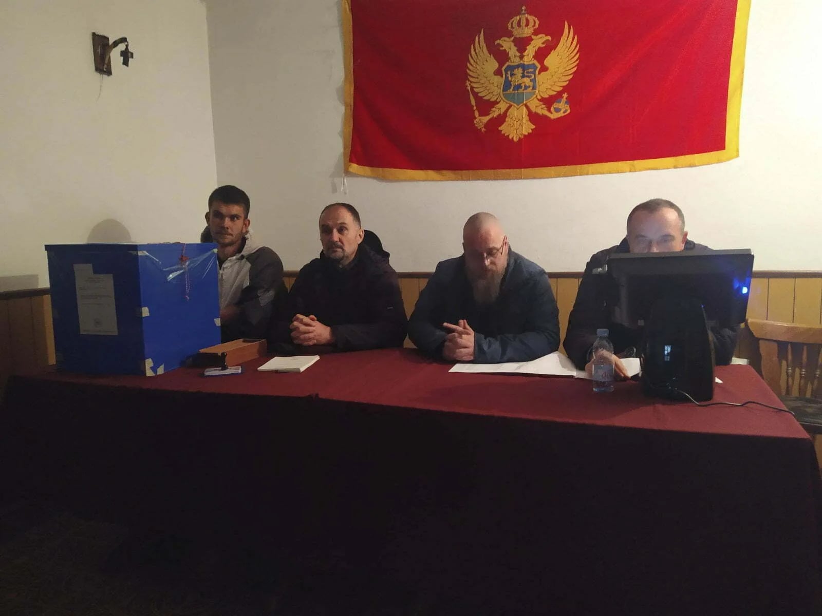 Glasanje protiče mirno, velika izlaznost do 18 sati