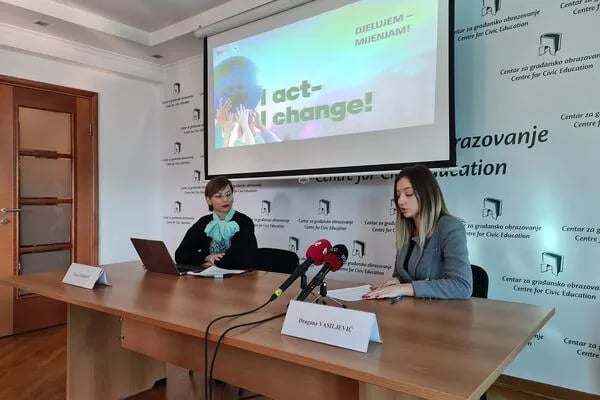 Skoro 38 odsto mladih želi da napusti državu