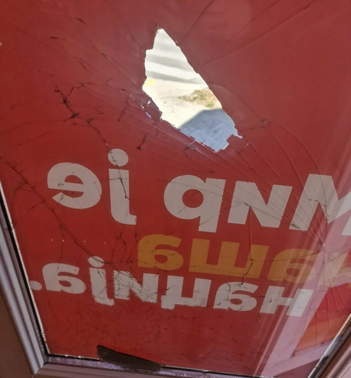 Demokrate Nikšić: Drugi put u posljednjih 30 dana demolirane naše kancelarije