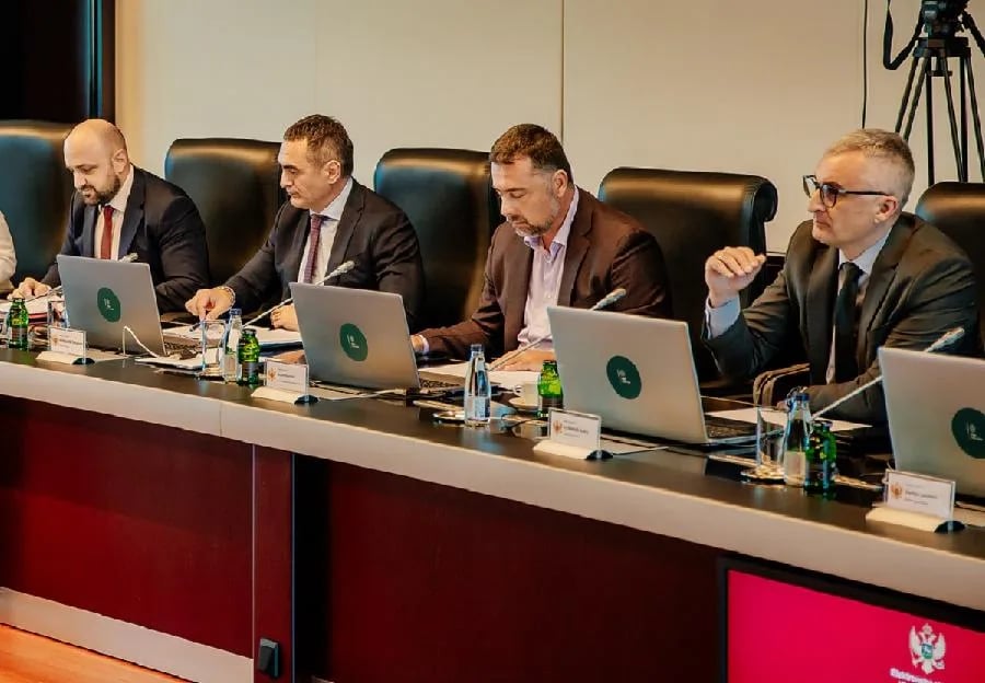 U infrastrukturu uložiti 1,6 milijardi, državni dug smanjiti