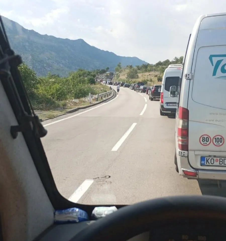 Udes na putu Podgorica-Nikšić, povrijeđena jedna osoba