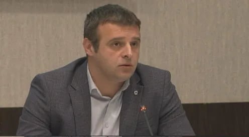 Raste broj onlajn napada na novinare, problem i niske plate