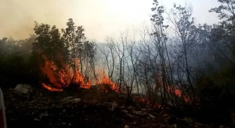 MUP poziva građane na oprez, kontrolisano ložiti vatru