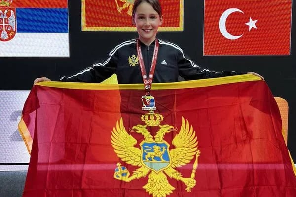Zlatnoj djevojčici iz Šavnika, Jeleni Janković, na smislu za borbu zavide i seniorke