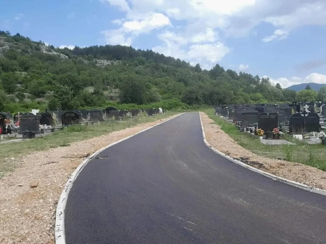 Do polovine jula nove šetne staze na Novom groblju