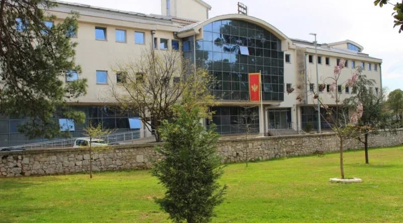 Četiri krivične zbog lažnih diploma
