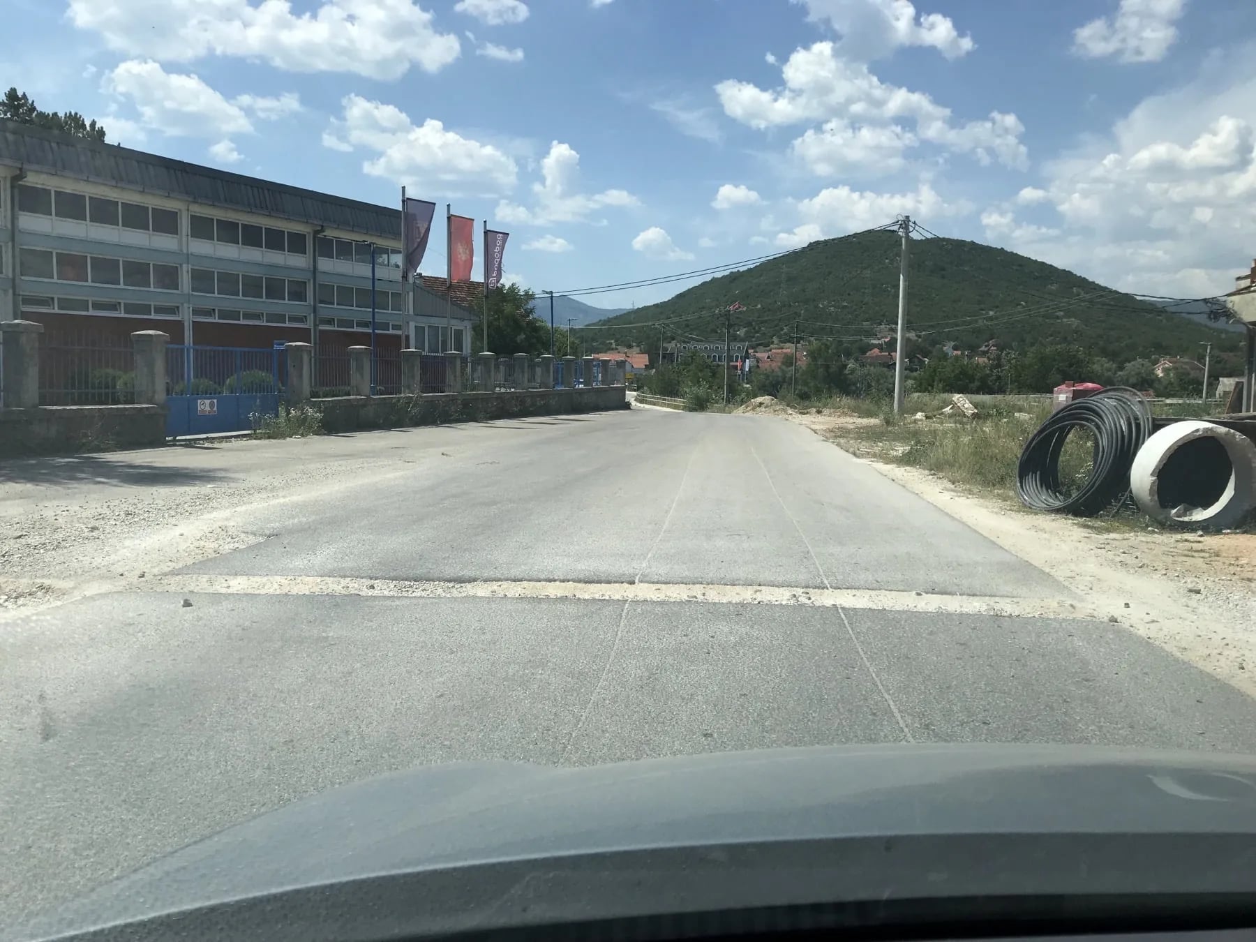 Aman ljudi, „zakrpite“ je više!