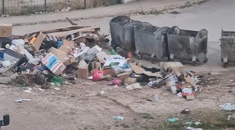 ČITAOCI ŠALJU: Kabasti otpad svakodnevno u Ulici šeste crnogorske