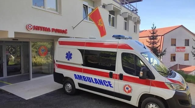 Niković: Dvije osobe oštetile ulazna vrata Hitne pomoći, pa ukrale sanitetsko vozilo