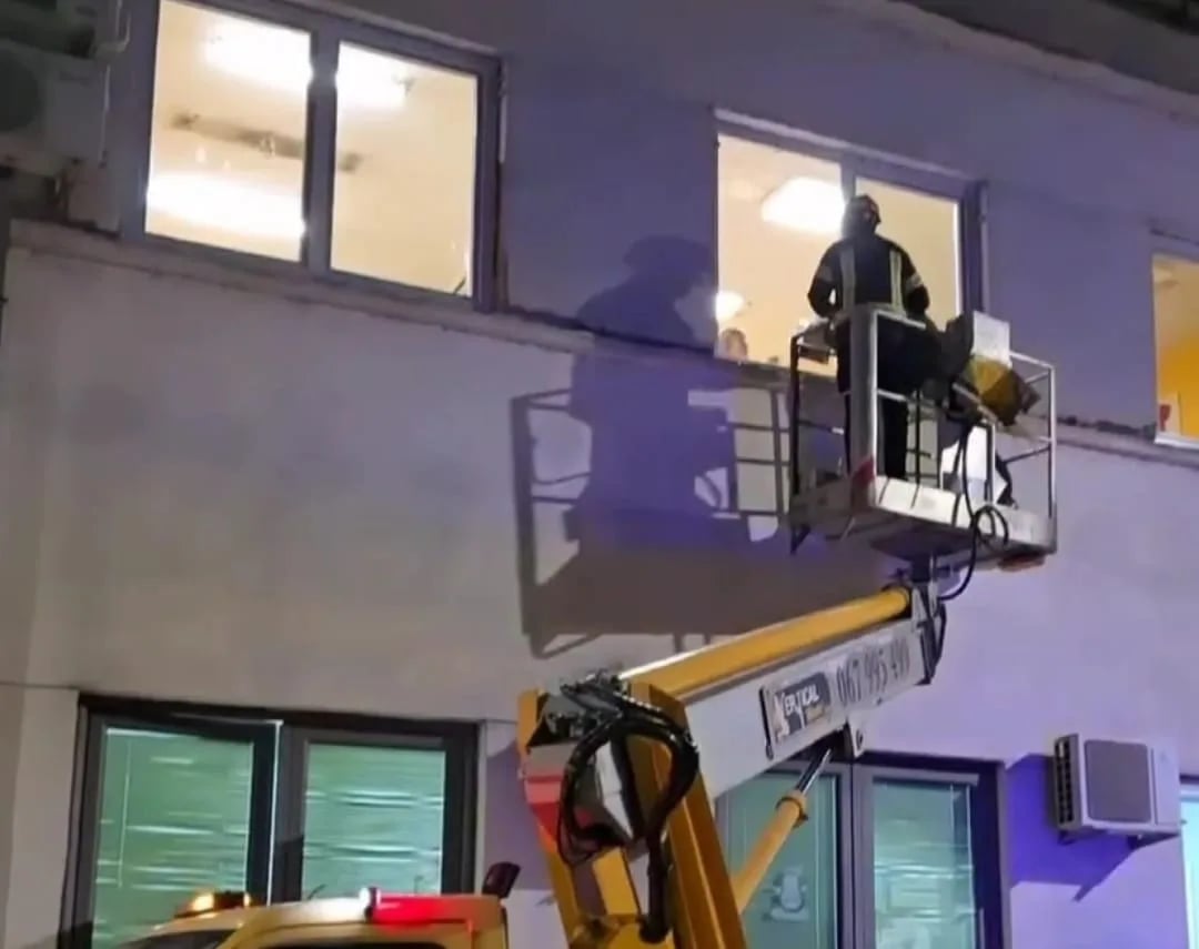 (VIDEO) Obradovali mališane na Dječjem odjeljenju Opšte bolnice