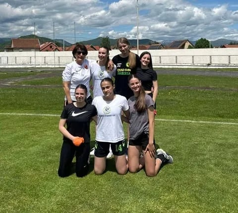 Nakon osvajanja prvenstva u rukometu, učenice OŠ ''Radoje Čizmović'' srebrne u atletici