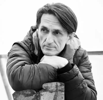 IN MEMORIAM: NEBOJŠA RADOVIĆ – Tuguje grad N. za vječitim dječakom N.