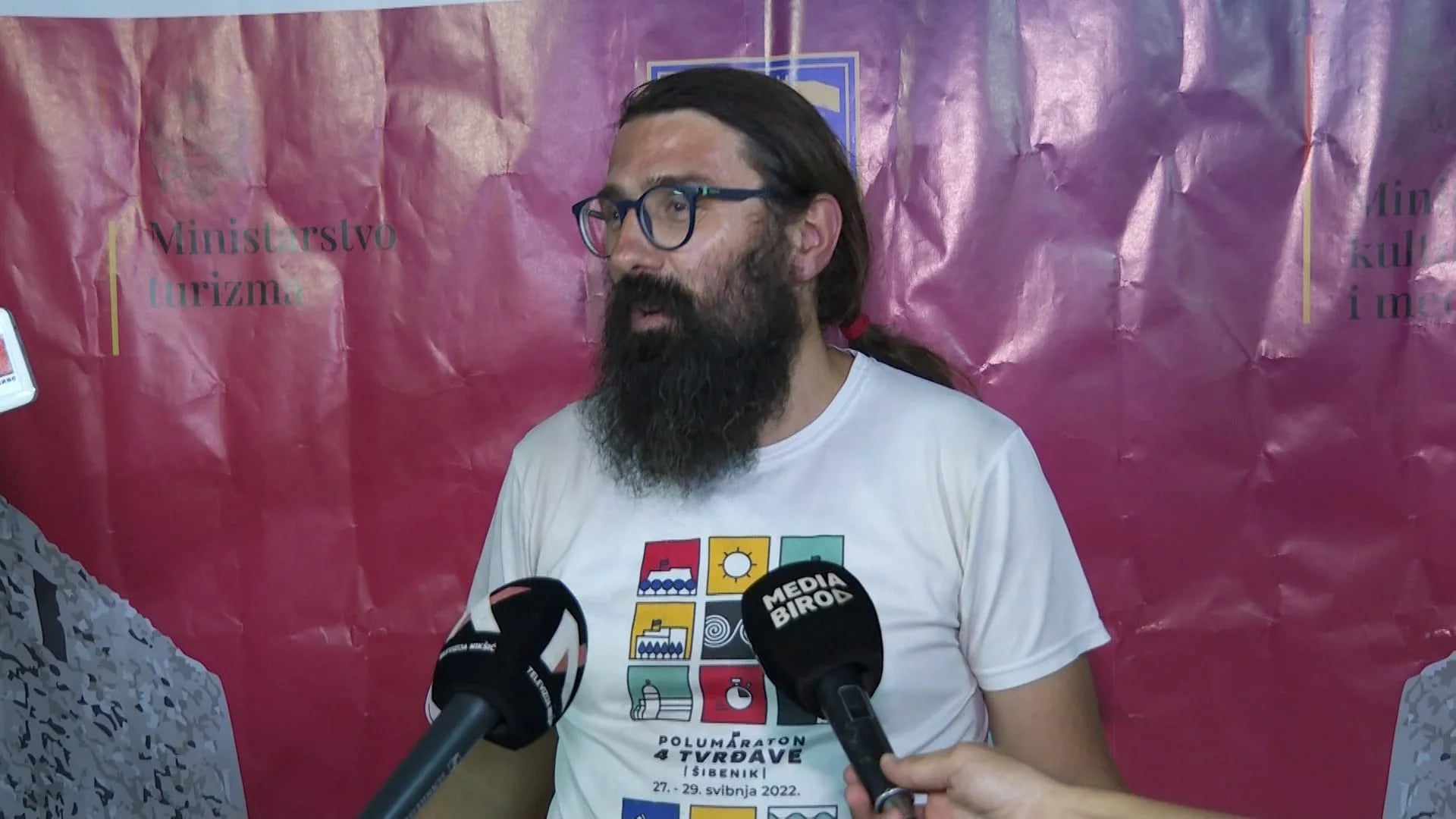 Bedem fest: Program prve večeri otkazan zbog nevremena, nastupi Ajs Nigrutina i Đusa večeras