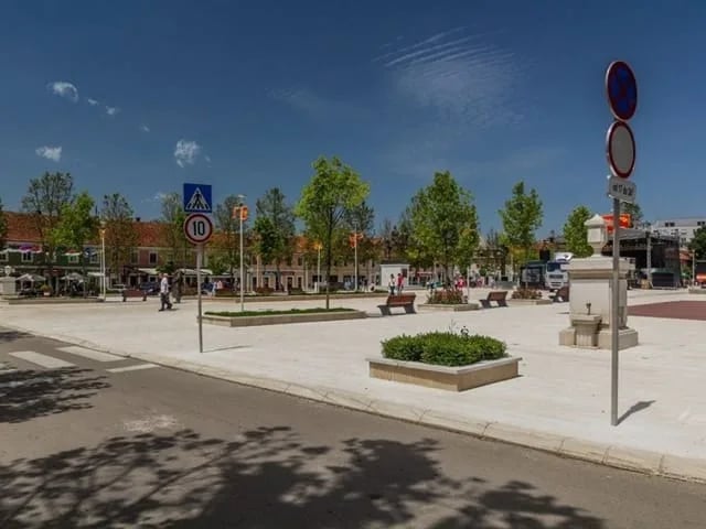 Auto(r) na korzu: Monodrama „Matora mlada“ u izvođenju autorke Dragice Užareve
