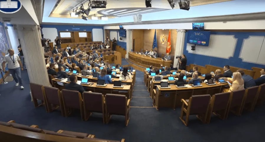 Bez većinske podrške za Vučinić, nije usvojen dnevni red