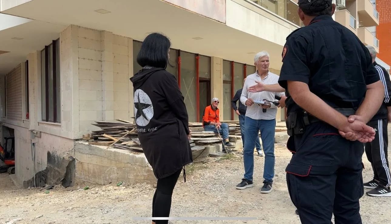 Porodica Škurić zaustavila radove zbog potkopavanja kuće, investitor tvrdi da sve radi na svojoj parceli
