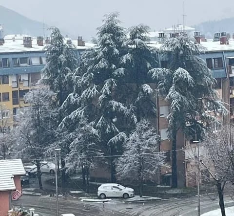 (FOTO) Prve pahulje u Nikšiću