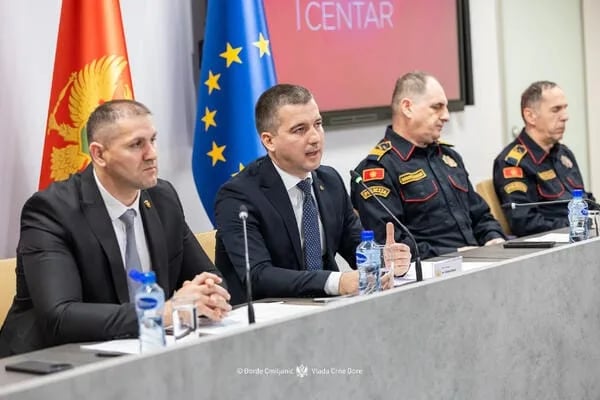 Mlađi od 21 godinu neće moći da voze od ponoći do 5 sati ujutru i vozila sa jakim motorima