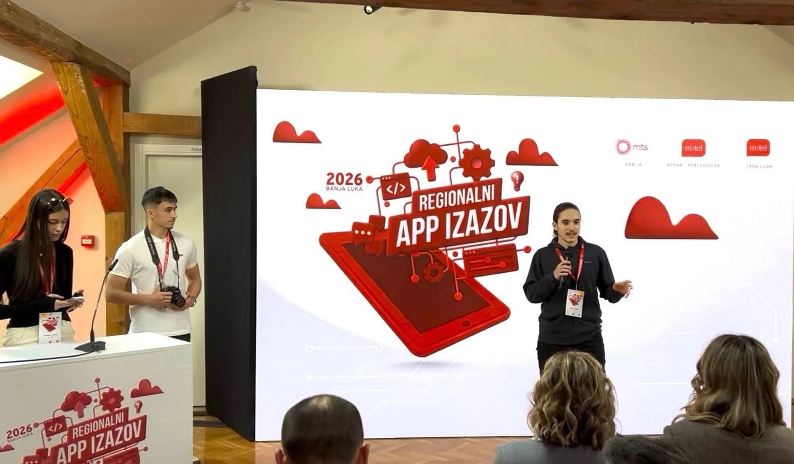 Učenici iz Nikšića među 15 najboljih na regionalnom app izazovu