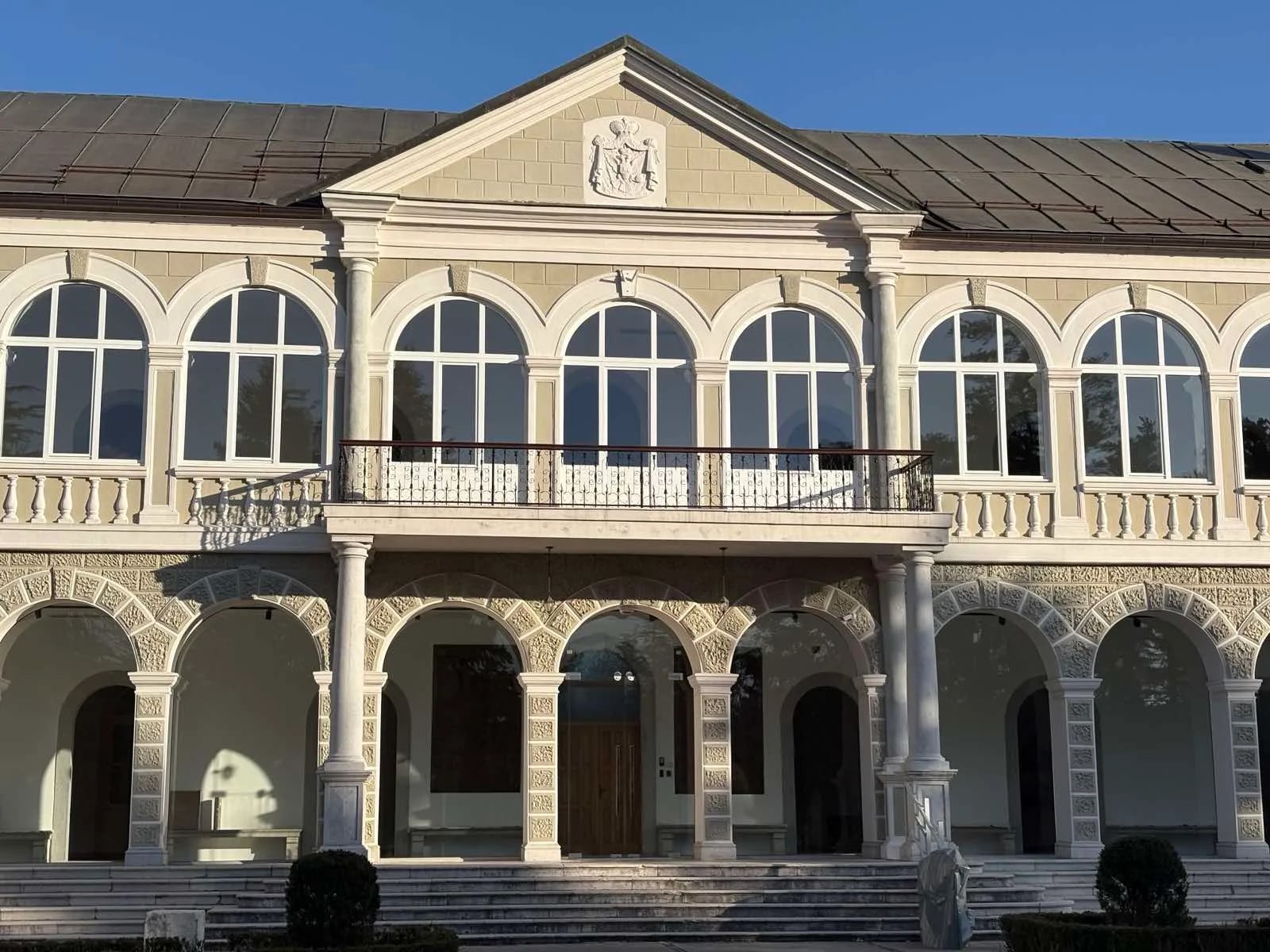Otvaranje izložbe "Razumjeti zemlju" večeras u Dvorcu kralja Nikole