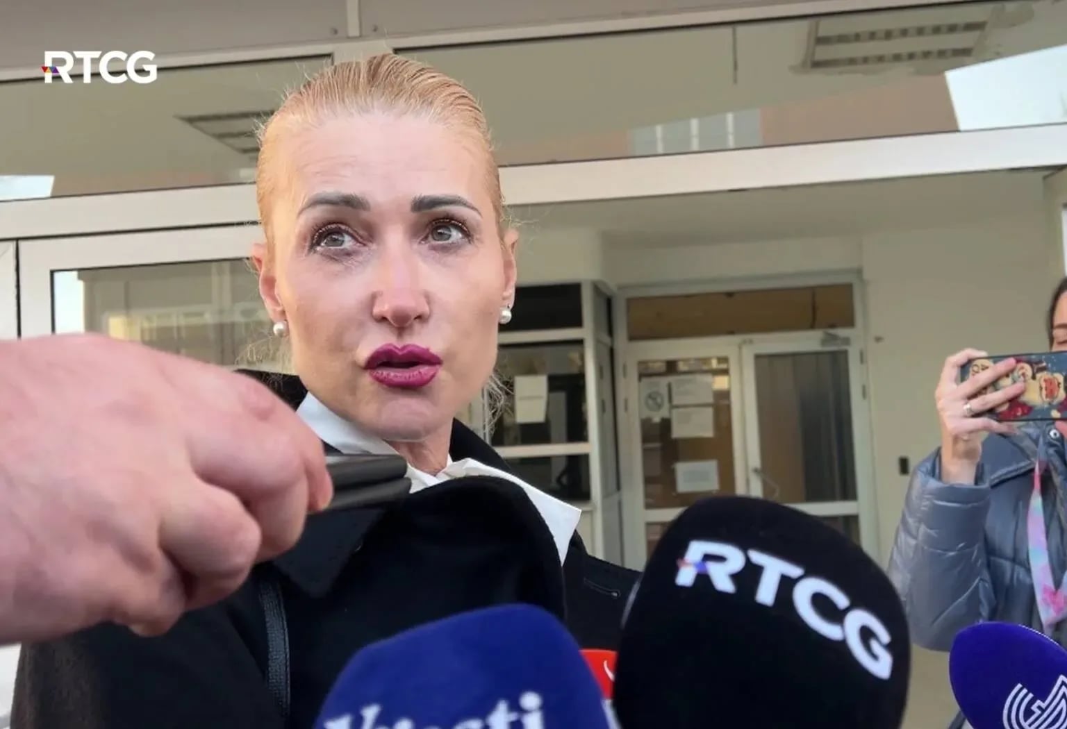 Ljiljana Simović: Suprug me je vodio na sastanke radi prevođenja, kako bi uštedio državni budžet
