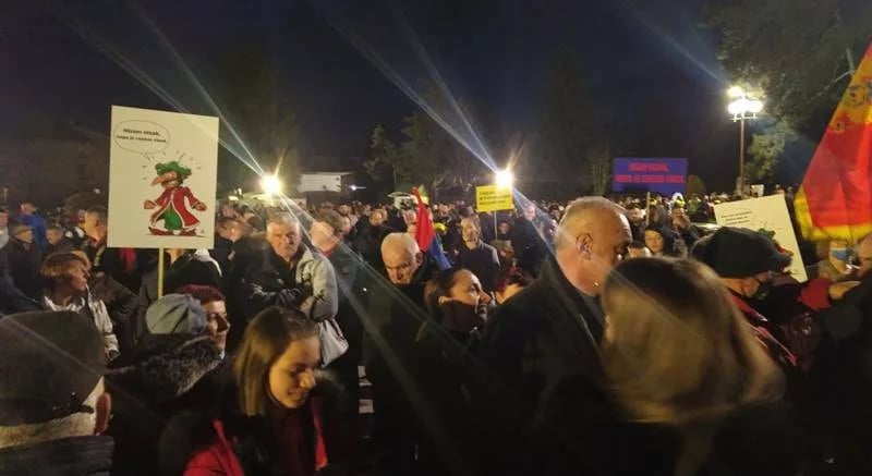 Bečić: Sve ono što se rodi na izdaji mora da se sruši kao kula karata