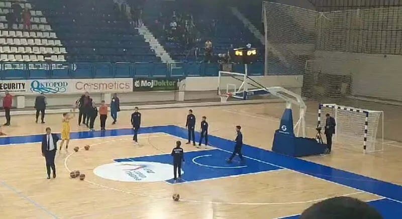VIDEO: Nadareni košarkaš na takmičenju u šutu za tri poena