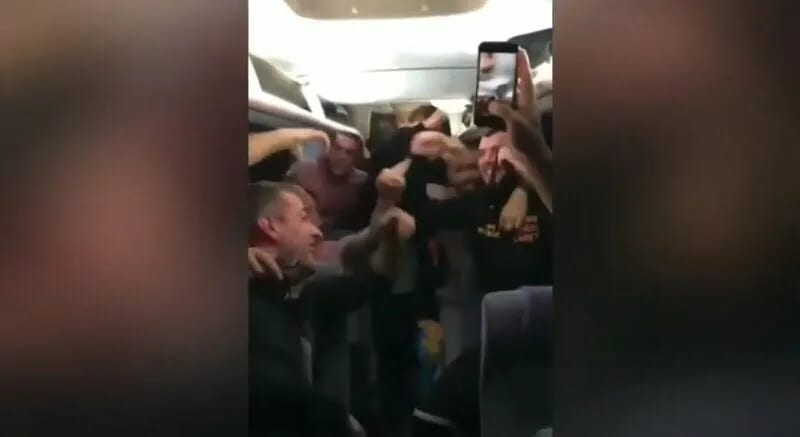 VIDEO: Fudbaleri OFK Nikšić nakon nemilih scena proslavili plasman u viši rang