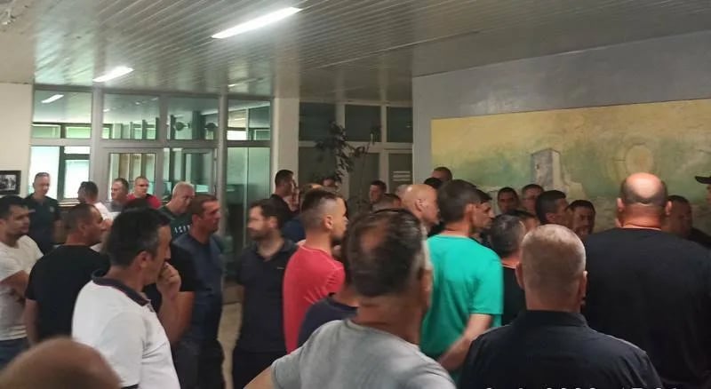 Radnici Željezare ostaju u fabrici