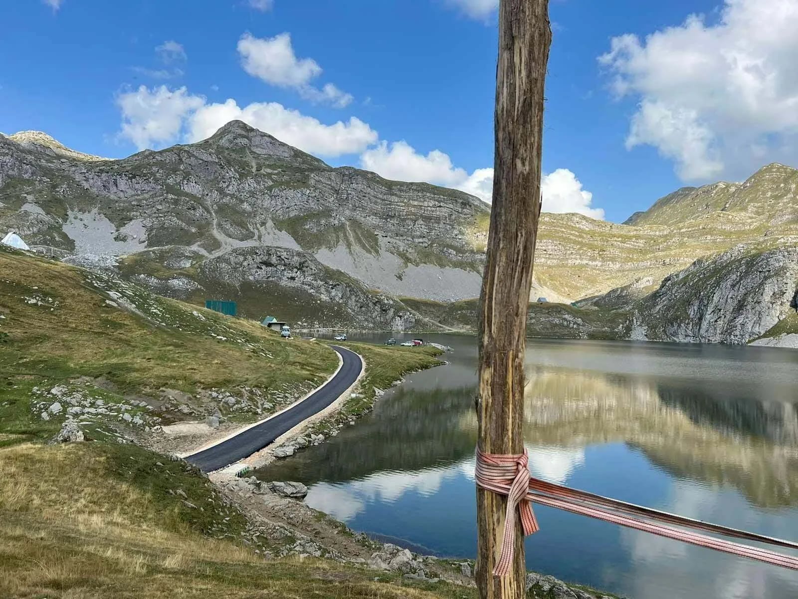 Polemike zbog asfalta do jezera: Kovačević Kapetanovo poredi sa Alpima, građanski aktivisti razočarani