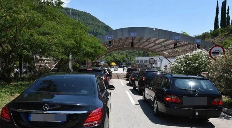 UP: Povećanje od 51 odsto prometa putnika na graničnim prelazima u odnosu na 2021.