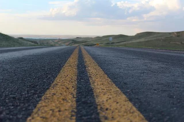 Oprez zbog mokrih i klizavih puteva