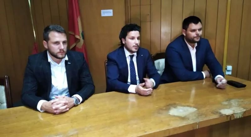 Radnici prihvatili Abazovićev poziv na sastanak, očekuju pomoć Vlade