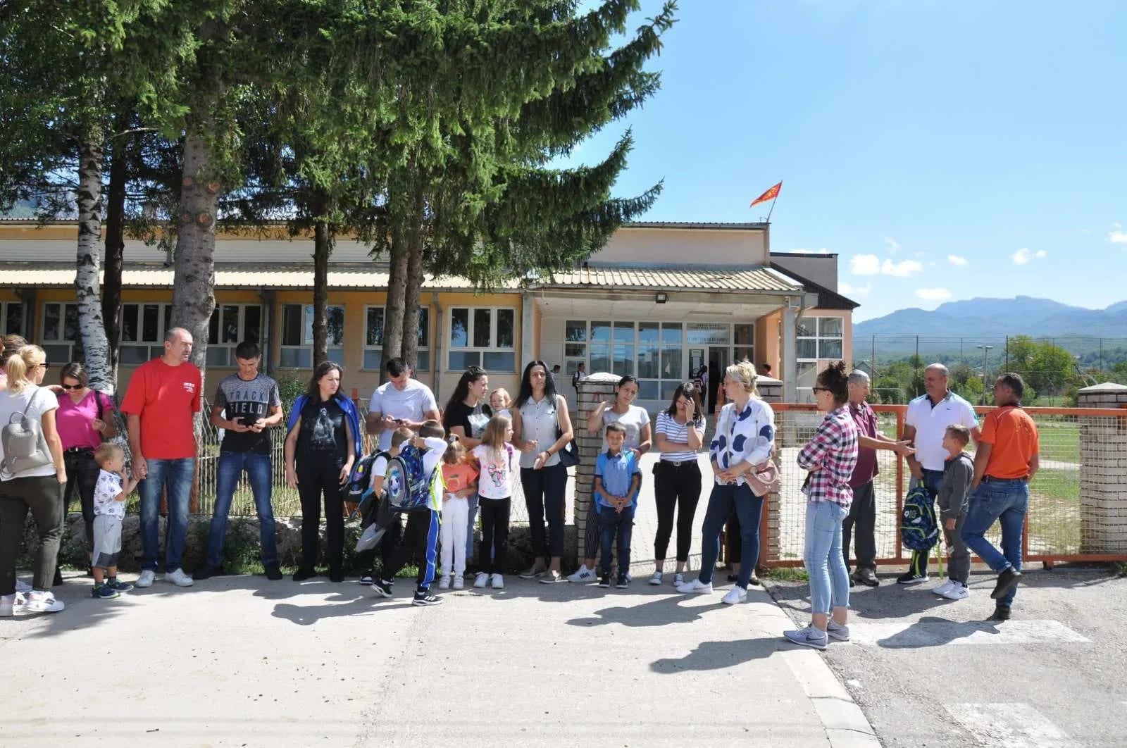 Protest roditelja zbog termina đačkog prevoza u Župi