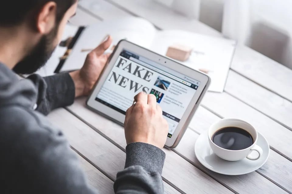 (ANKETA) Dezinformacije i mediji: Kakvo je Vaše mišljenje?