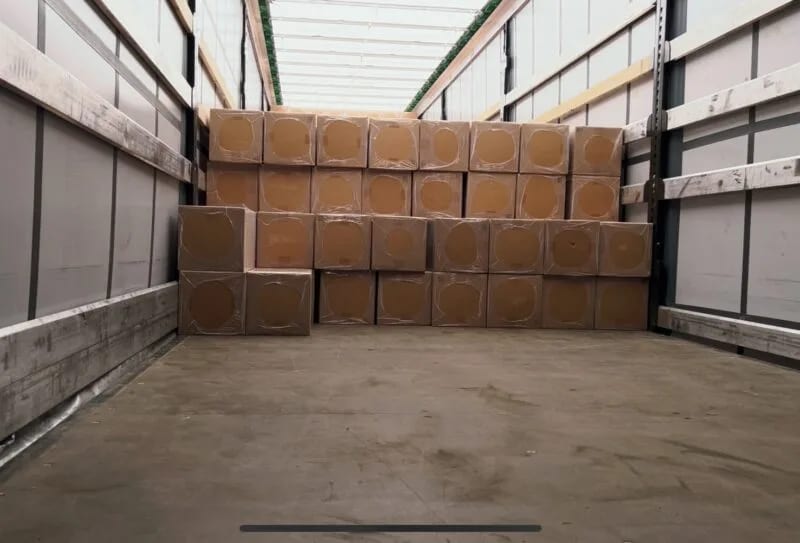Nađene ukradene cigarete, uhapšen službenik Uprave carina