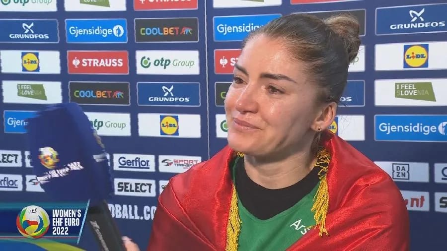 "Sveto je ono pred čime drhtiš, a čemu se diviš, to je za mene nacionalni dres"