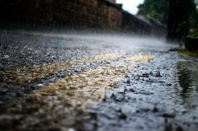 Crveni meteoalarm na snazi, obilna kiša i jak vjetar